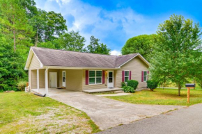 Campton Cottage with Hot Tub, Near Hiking and Climbing